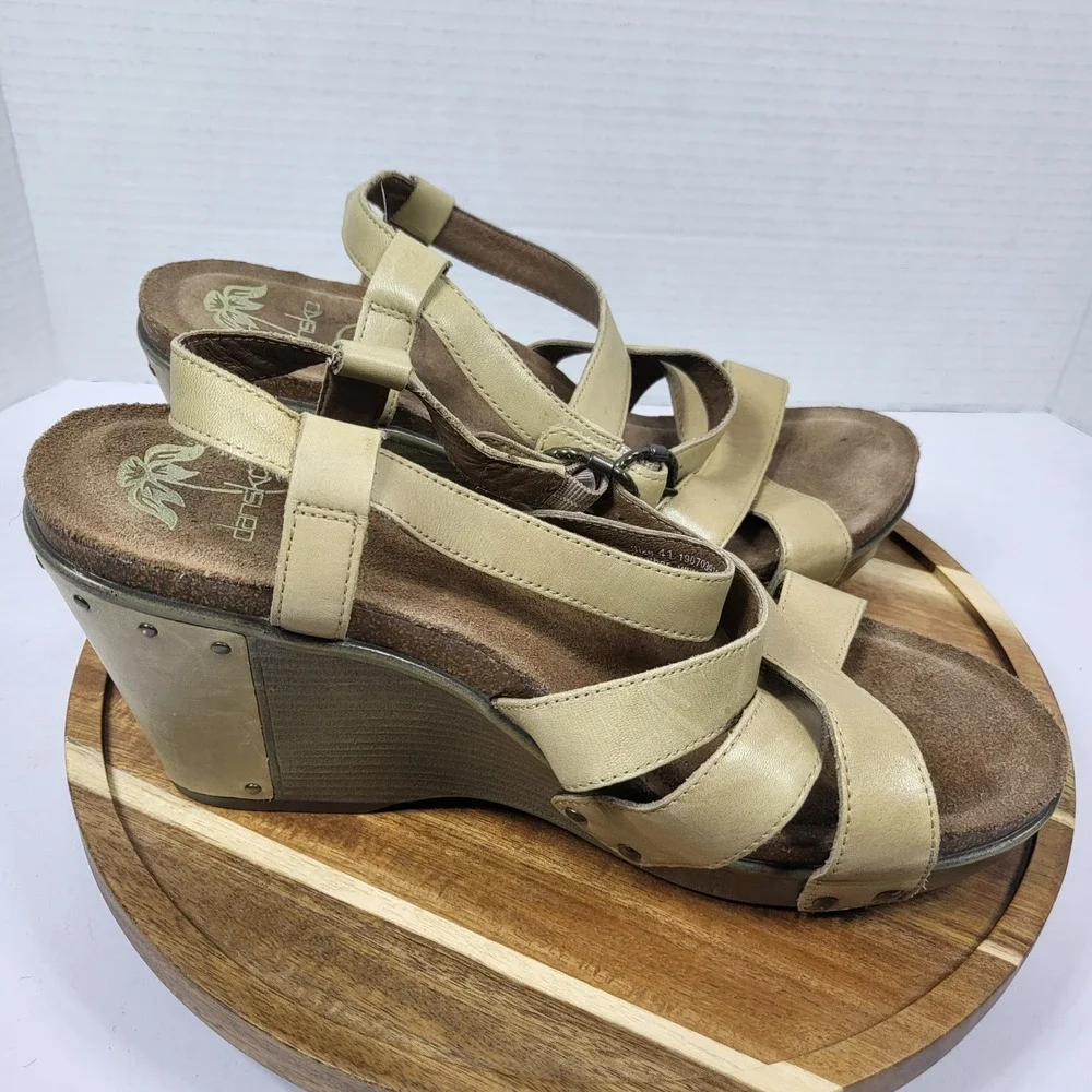 Dansko Womens 41‎ Leather Wedge Sandals Beige Studded Strappy 1907039300